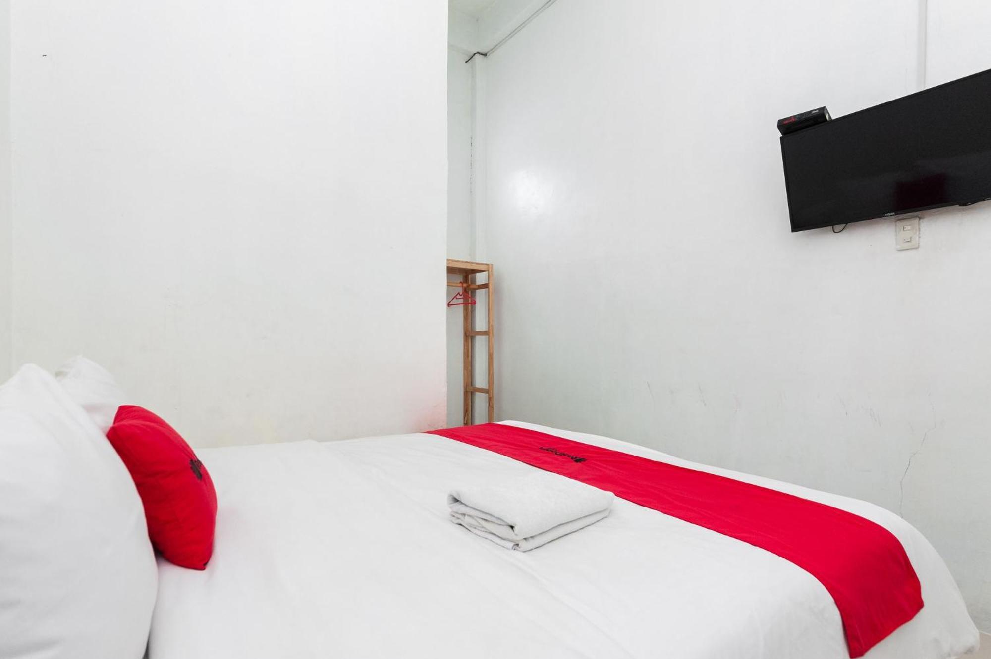 RedDoorz Syariah near RSUD Zainoel Abidin Banda Aceh Hotel Bagian luar foto
