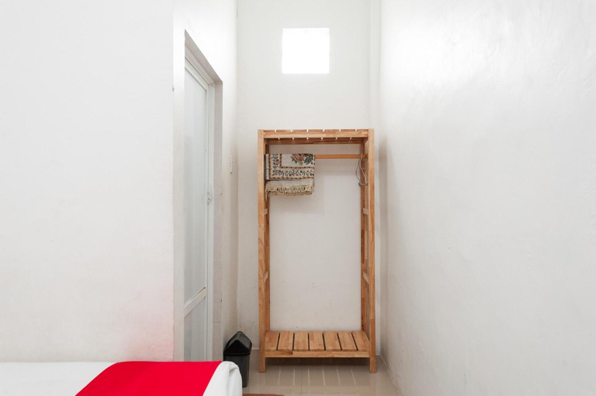 RedDoorz Syariah near RSUD Zainoel Abidin Banda Aceh Hotel Bagian luar foto