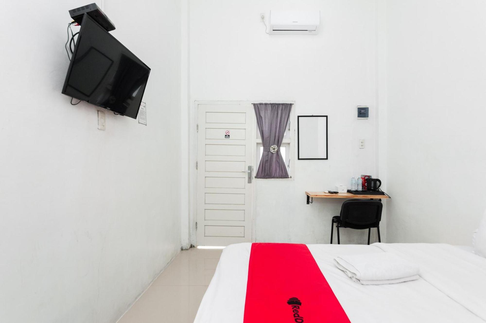 RedDoorz Syariah near RSUD Zainoel Abidin Banda Aceh Hotel Bagian luar foto